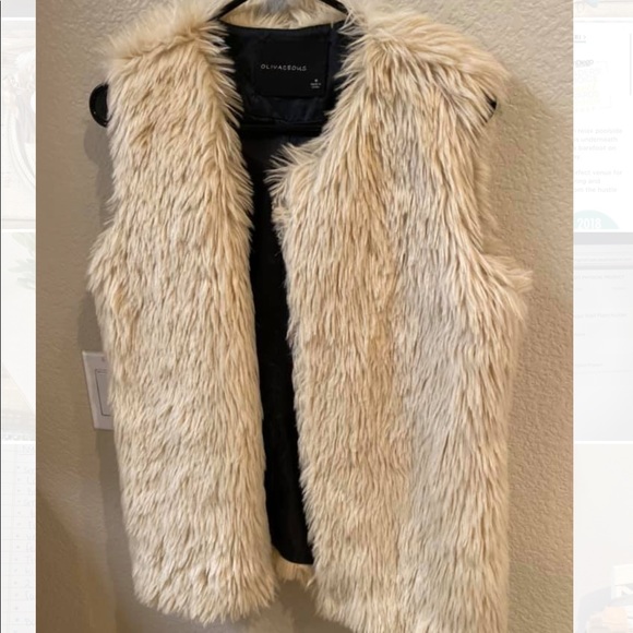 Fur only worn once vest. No marks no stains. - Picture 1 of 1